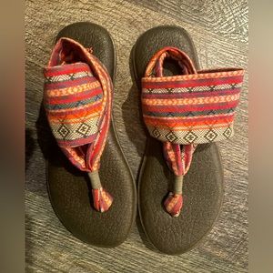 Sanuks sandals